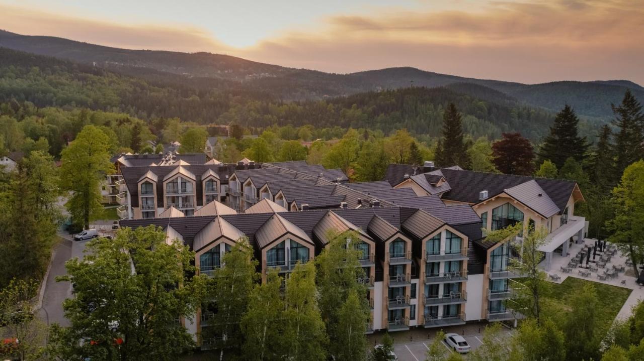 Green Mountain 5* Hotel Karpacz Luaran gambar The Village at Sun Peaks