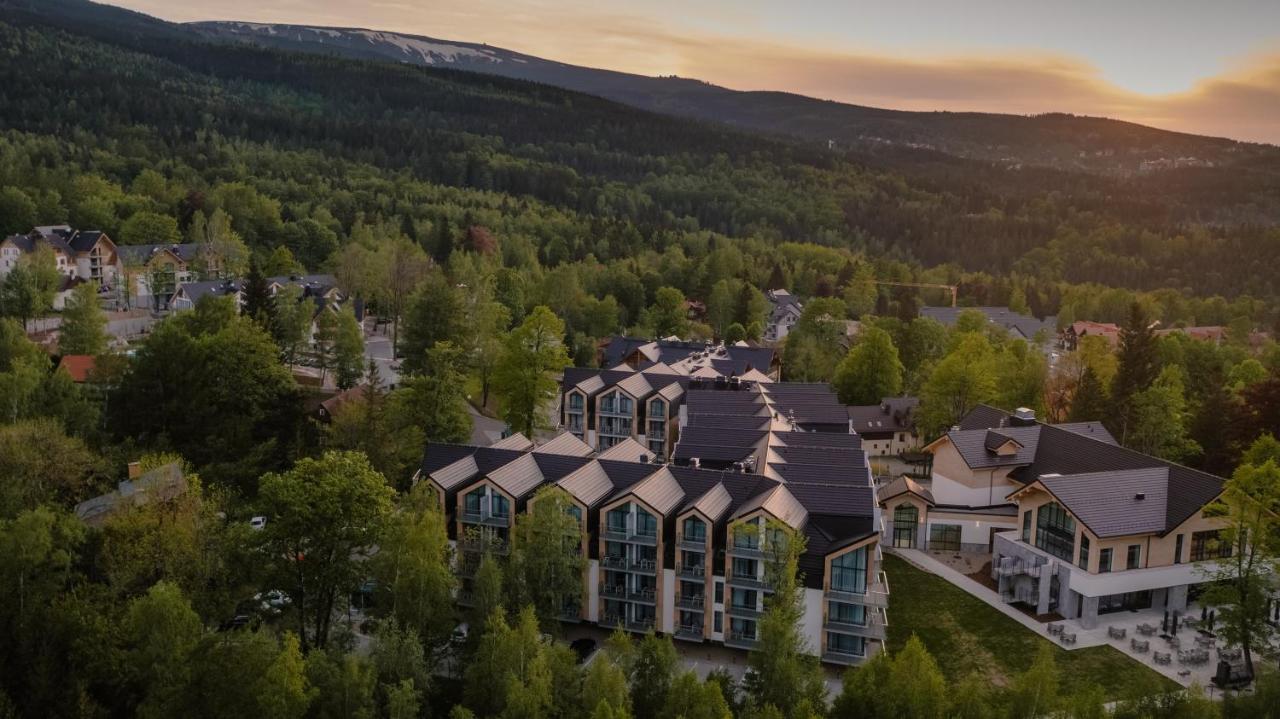 Green Mountain 5* Hotel Karpacz Luaran gambar Residential complex in the village of Kaskovo, 2019