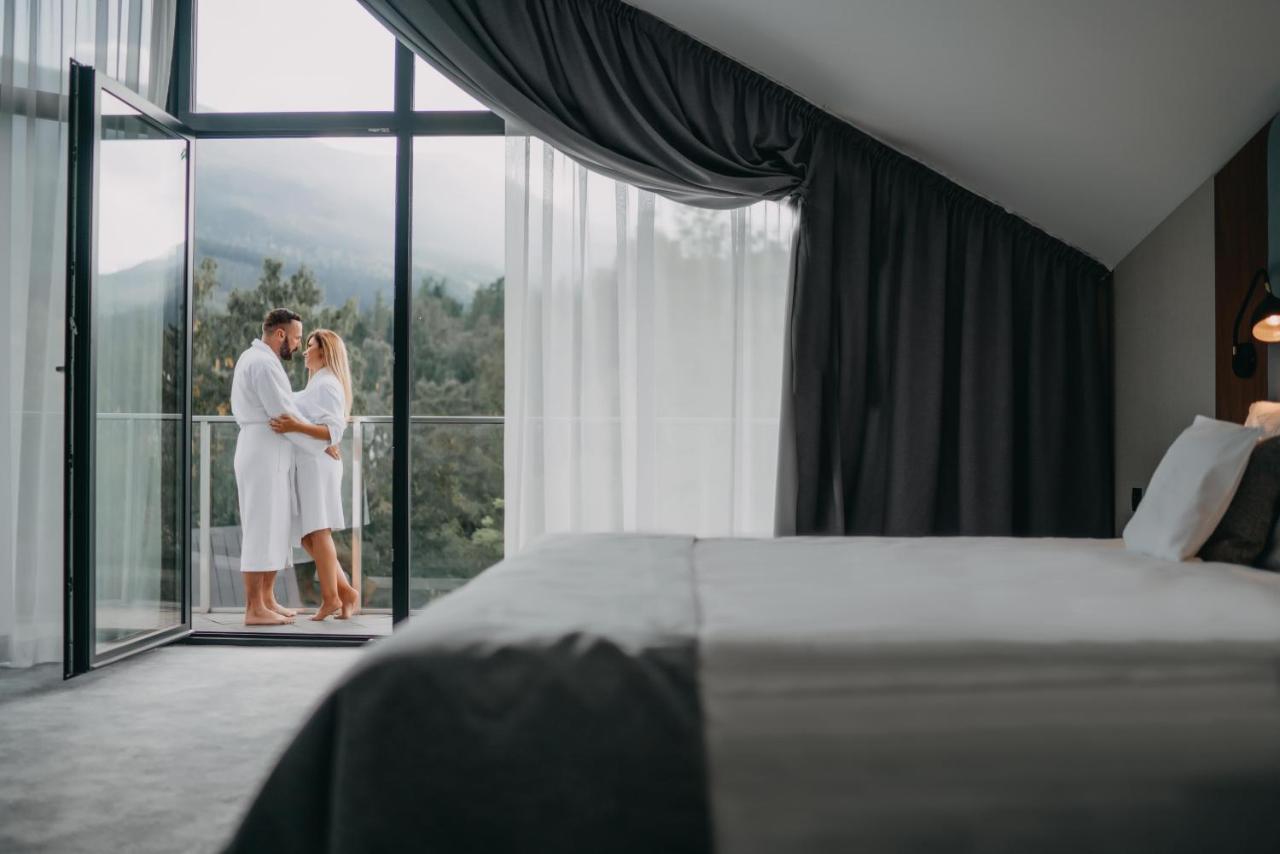Green Mountain 5* Hotel Karpacz Luaran gambar A couple at the hotel